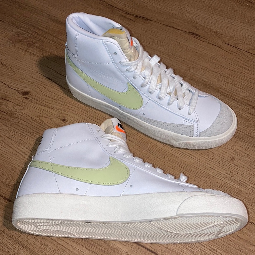 BRAND NEW women’s Nike Blazer